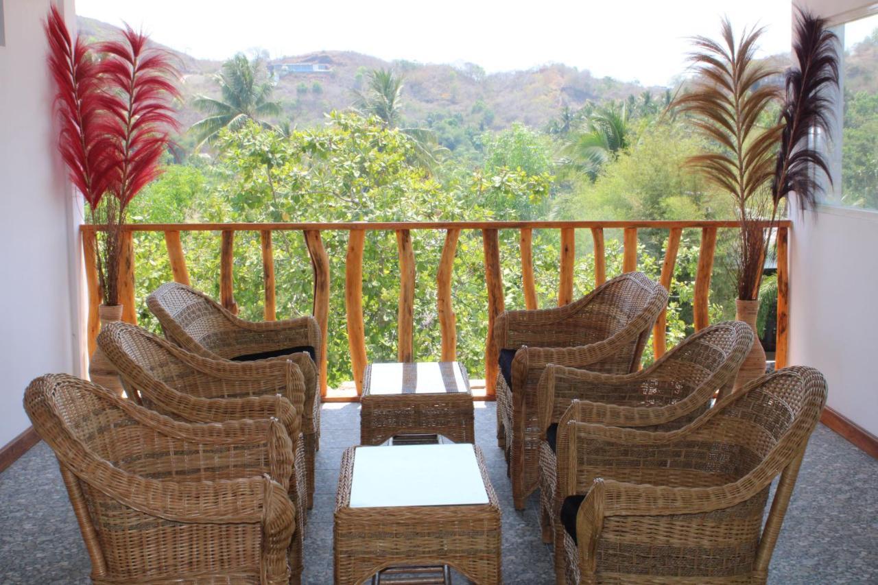 Turtle House Lombok Hotel Kuta  Exterior photo